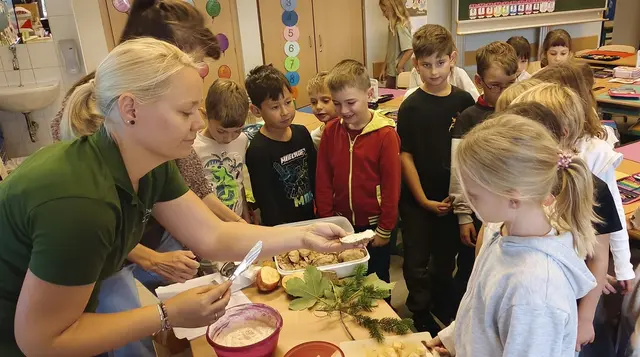 Die Schülerinnen und Schüler der VS Absdorf erlebten einen spannenden Tag mit den Bäurinnen. | Foto: Volksschule Absdorf