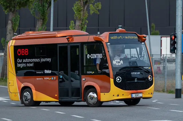 Der E-Bus mit vollautomatisierter Fahrfunktion nach SAE Level 4 ging in Wolfurt den Fahrgasteinsatz. 
 | Foto:  VLK/Serra