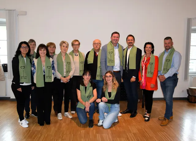 Mitglieder des Arbeitskreises mit Vertretern der Gemeindepolitik bei der Eröffnung des 18. St. Pauler Gesundheitstages. | Foto: Marktgemeinde St. Paul/Maier