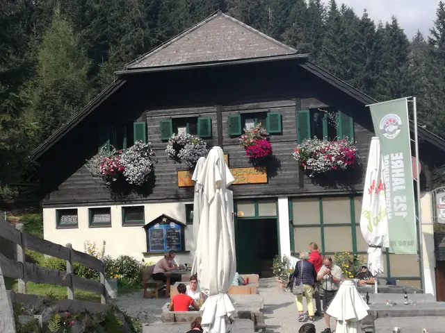 Das Naturfreunde Klippitztörlhaus auf der Saualpe sucht für die geplante Neueröffnung im Mai 2027 neue Pächter. | Foto: Hubert Grillitsch
