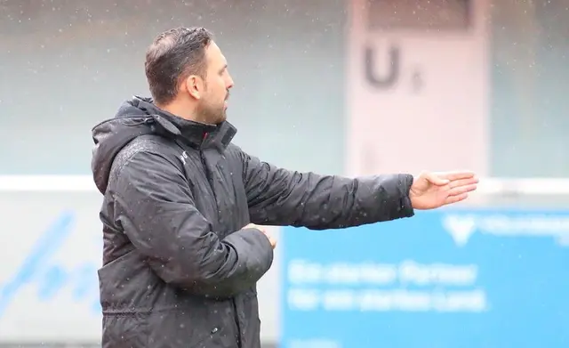 Trainer Akif Güclü darf sich über einen erfolgreichen Lauf seiner Mannschaft freuen  | Foto: Dietmar Walpoth 
