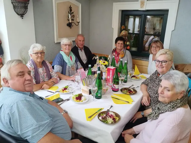 Beim Mittagessen mit netten Senioren aus Gnadendorf und Neunkirchen | Foto: Hofstetter Gertrude