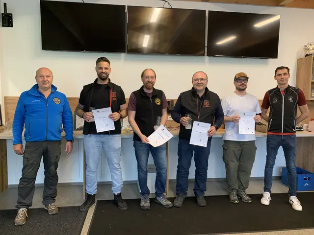 V.l.n.r.:
Peter Schinnerl (Landessportleiter SGKP Tirol)
Thorben Jureczko (SG Hopfgarten)
Matthias Schneider (SG Brixlegg)
Josef Achorner jun. (SG Hopfgarten)
Dieter Winkler (SG Schwoich)
Christoph Würtenberger (Sportleiter SG Kundl) | Foto: Susanne Paar