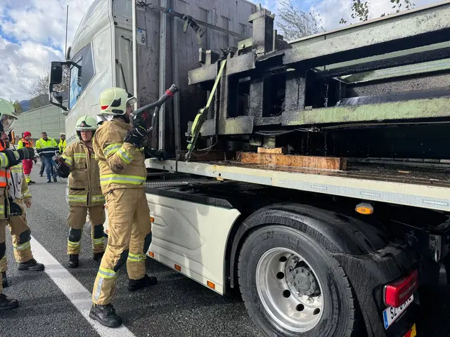 Brand auf Sattelkraftfahrzeug auf der A12 rasch gelöscht.  | Foto: zoom.tirol