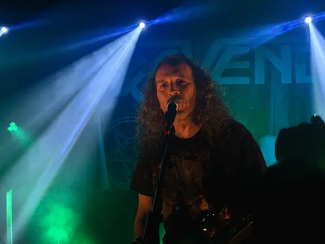 Ravenous sorgten als Headliner mit schnellen Riffs und rauem Thrash Metal für einen kraftvollen Abschluss des Konzertabends im MÄX