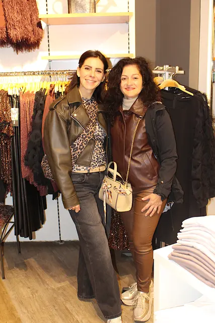 Bianca und Bisa beim Nightshopping