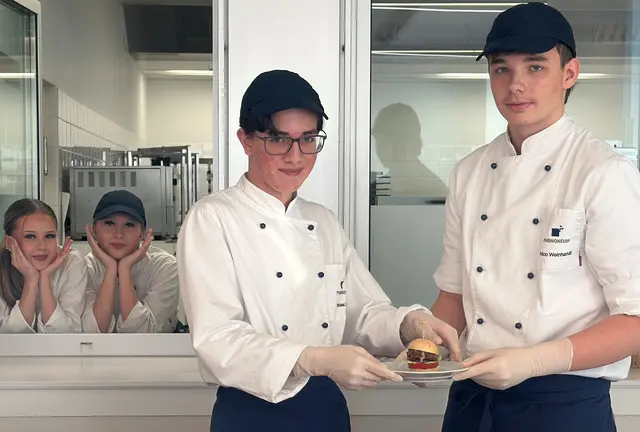 Beim PopUp-Heurigen der Schülerinnen und Schüler des Pannoneum trifft kreative Küche auf feine Lässigkeit | Foto: Fachvorstand Wirtschaft Edith Bors