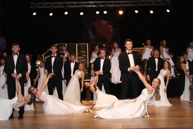 Die Schülerinnen und Schüler des Wimmer Gymnasiums feierten unter dem Motto "The Sound of Musik" ihren Maturaball. | Foto: Anika Paul