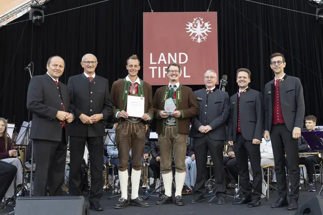 In der Kategorie II (C/D) wurde die Musikkapelle Anras ausgezeichnet – und zwar mit dem Blasmusikpreis. | Foto: Land Tirol/ Die Fotografen
