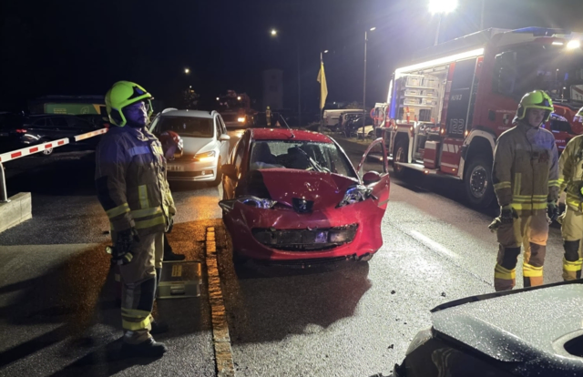 Eines der schwer beschädigten Unfallfahrzeuge | Foto: FF Felixdorf