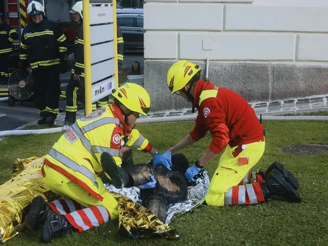Es handelt sich um eine gemeinsame Übung von Berufsfeuerwehr Linz, den Freiwilligen Feuerwehren St. Magdalena und Pöstlingberg, dem Roten Kreuz, der Polizei sowie dem Samariterbund. | Foto: Samariterbund Linz/T. Niedermair