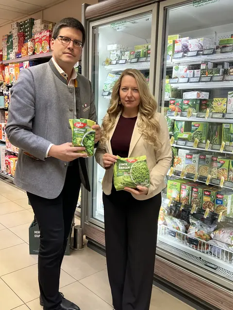 LK-Vizepräsident Lorenz Mayr und Landesobfrau der Wir Niederösterreicherinnen-ÖVP Frauen Landtagsabgeordnete Silke Dammerer kämpfen für regionales Gemüse.  | Foto: Wir Niederösterreicherinnen-ÖVP Frauen  