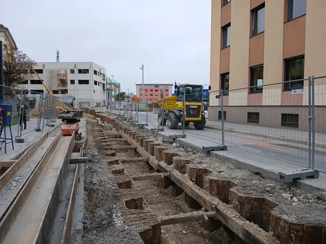 Derzeit laufen die Arbeiten für die Erneuerung der Kanalleitungen. Danach erfolgt die anschließende Neugestaltung der Straßen. Ab dem kommenden Jahr ist dann ein baulich getrennter Geh- und Radweg geplant. | Foto: Stadt Salzburg