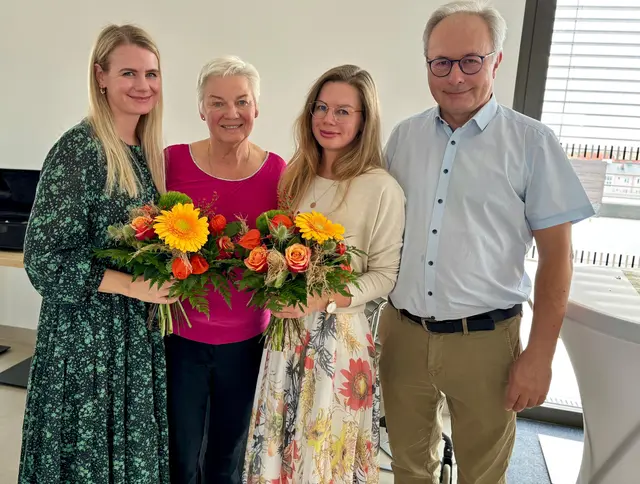 Die Familie Breitenseher beim Abschied aus dem "Cafe": Iris, Andrea, Julia und Martin. | Foto: Markus Kahrer