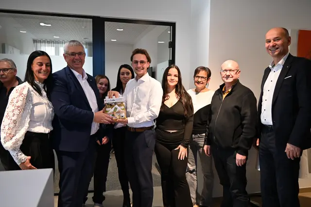 Mit Gemeindeteam | Foto: Raiffeisenbank Perg