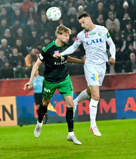 Der spektakuläre Auftakt: Husein Balic köpfelte in der 5. Minute zum 1:0 für die WSG ein. | Foto: Hassl