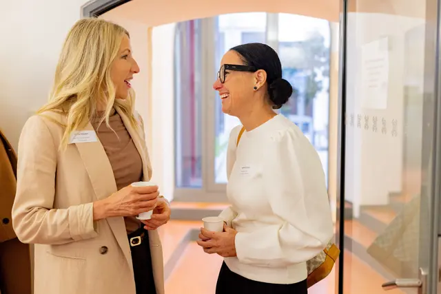 Künstler und Kreativschaffende trafen beim "Creative City Lab Matching“ auf Vertreter der Salzburger Wirtschaft und hatten so die Möglichkeit zum Austausch und Dialog.  | Foto: Stadt Salzburg/Wildbild