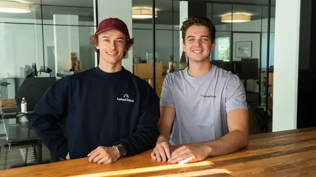 Maximilian Petz und Patrick Bergher sind die Gründer von LehreCheck.  | Foto: Klixpert
