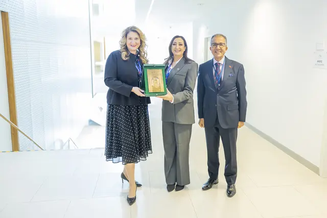 v. l.: Wiens Vizebürgermeisterin Barbara Novak (SPÖ), die Bürgermeisterin von Rabat (Marokko), Fatiha El Moudni, und der marokkanischer Botschafter in Österreich, Azzeddine Farhane, bei "Bridge for Cities 2026" | Foto: Stadt Wien / Bubu Dujmic