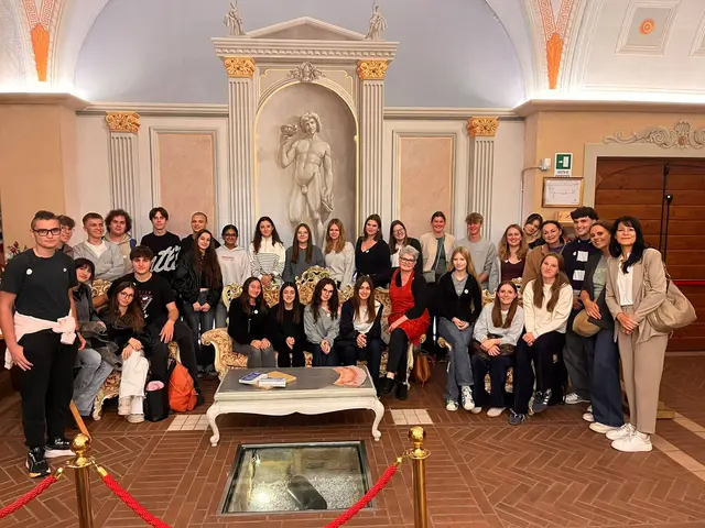 Vierzehn Jugendliche der Tourismusschulen am Wilden Kaiser in St. Johann verbrachten vor den Herbstferien eine unvergessliche Zeit bei italienischen Gastfamilien im malerischen Valeggio sul Mincio. | Foto: Tourismusschulen am Wilden Kaiser