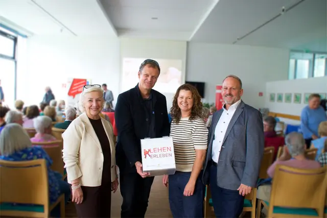 Beim Gesundheitsfest: Stadträtin Andrea Brandner, Arnulf Hartl, Projektleiterin Marlies Malzer und ASKÖ-Geschäftsführer Oliver Jarau. | Foto: ASKÖ Salzburg