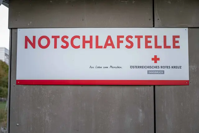 Die Notschlafstelle in der Richard-Berger-Straße in Innsbruck bleibt auch 2027 ganzjährig geöffnet. | Foto: Bernhard Stolz