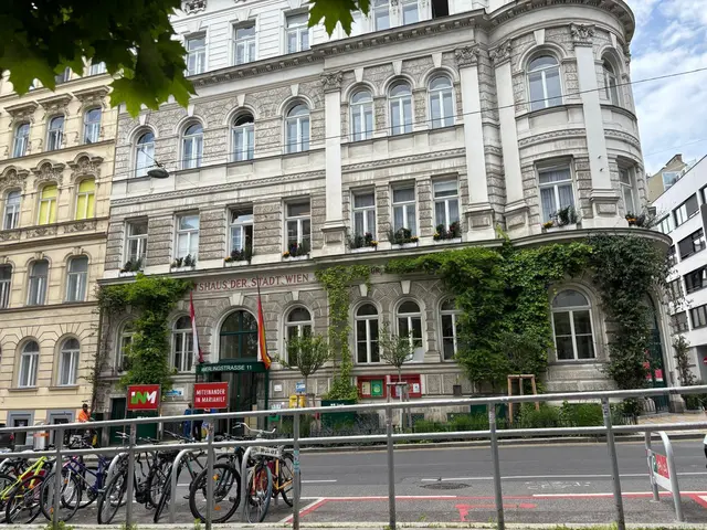 Interessierte können den Entwurf auch in der Bezirksvorstehung in der Amerlingstraße 11 ansehen. | Foto: Pia Rotter/MeinBezirk