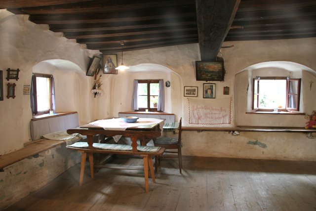 Die Stube am Unterkagererhof ist der Ort des Geschehens.