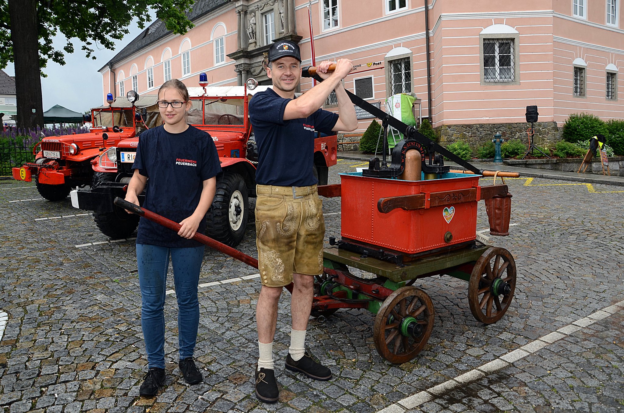 Treffen der Generationen - Volksschulen besuchten Altenheim. Im Jahr 2015 wurde von den drei Gesunden Gemeinden Bruck-Waasen, Peuerbach und Aktivitten im Jahr 2019 - Stadtgemeinde Peuerbach
