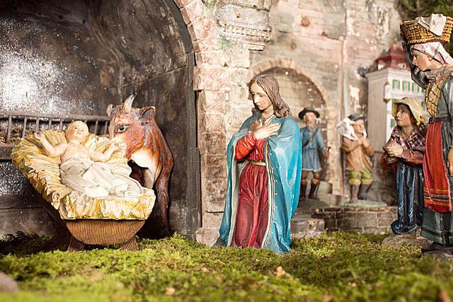 In der katholische Kirche gibt es eine der schönsten Krippen des Salzkammergutes zu bestaunen.