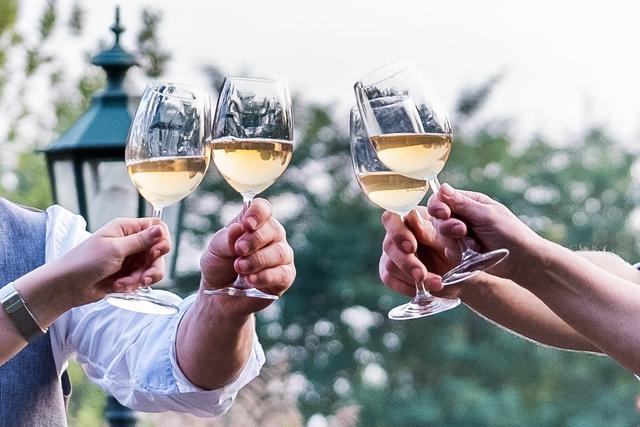 Kostenlos flirten aus pettenbach. Seri se partnervermittlung aus neufeld an der leitha. Gaykontakt erotik markt. Sex treff in Wittstock/Dosse. Innsbruck single kreis Freizeit singles in hard, Singles kostenlos aus eisenerz