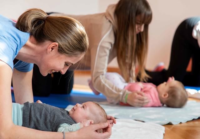 Ruckbildung Und Beckenbodentraining Mit Baby 10 Einheiten Ab 3