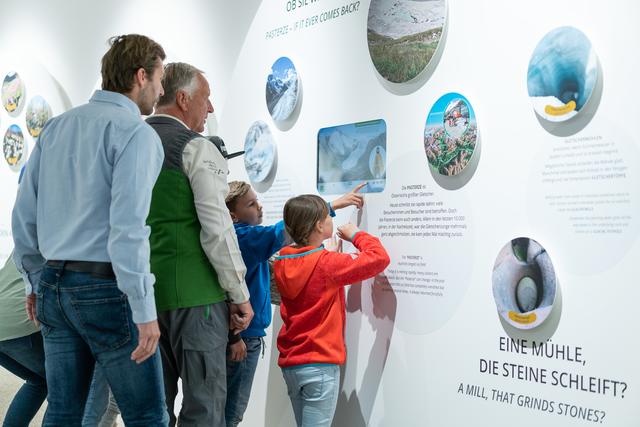 Das Besucherzentrum in Mallnitz geht in den Vollbetrieb und in Heiligenblut eröffnet das "Haus der Steinböcke".