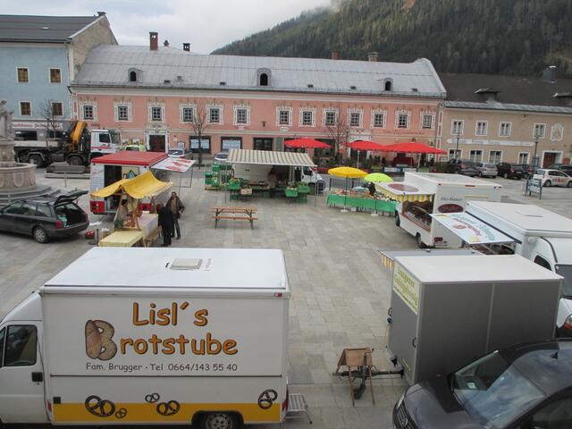 Der traditionelle Tamsweger Wochenmarkt findet jeden Freitag statt. | Foto: RegionalMedien Salzburg