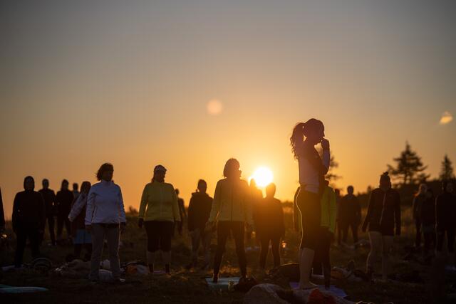 Bergyoga – Sonnengruß auf 1840 Meter Höhe.
