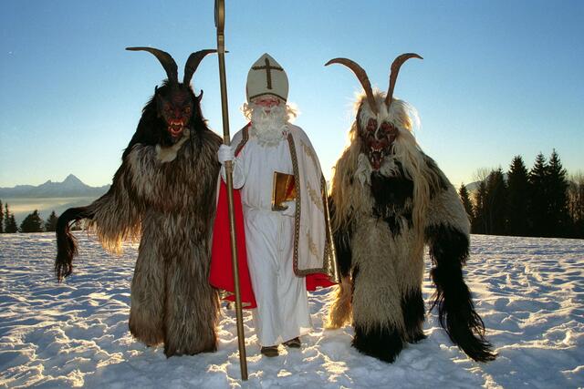 Der Nikolaus besucht die Familien in den Pfarren von Landeck. | Foto: Franz Neumayr 