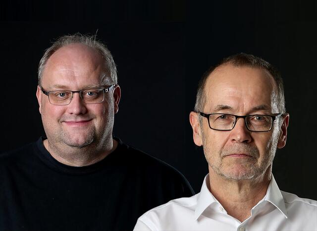 Günther Lainer und Ernst Aigner kommen mit ihrem neuen Kabarettprogramm "einvernehmlich verschieden" am 16. Jänner 2025 um 19.30 Uhr ins Schloss Zell an der Pram.  | Foto: www.volkerweihbold.at