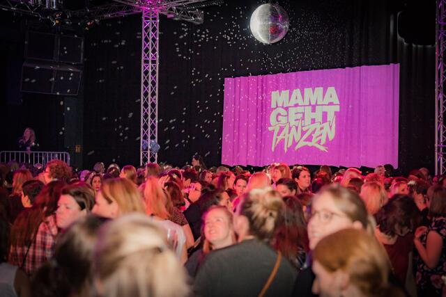 Safe Space: Bei „Mama geht tanzen“ können Mütter am 8. März von 20 bis 23 Uhr ausgelassen gemeinsam feiern. | Foto: Mama geht tanzen