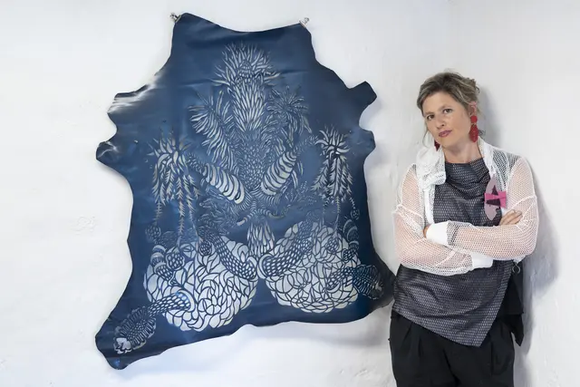 Ina Loitzl arbeitet mit neuen Materialien. | Foto: Richard Krämmer