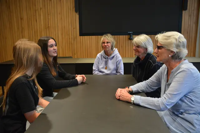 Jede Generation darf bei dieser Veranstaltung zu Wort kommen – nur so kann man voneinander lernen. | Foto: Standortmarketing Kufstein