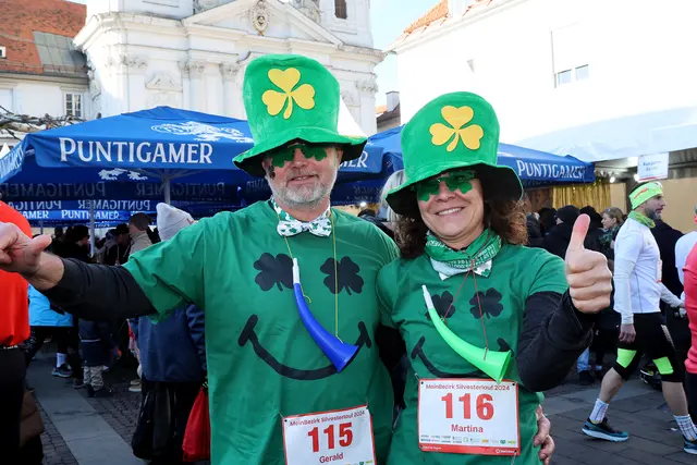 Gerald und Martina bringen das Glück zum MeinBezirk Silvesterlauf! | Foto: GEPA/Hans Oberländer