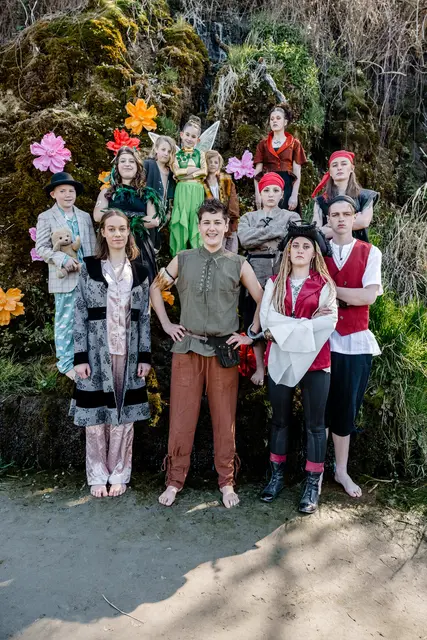 Das Ensemble von "Peter Pan" freut sich über zahlreiche Zuschauer. | Foto: Manuela Fuchs