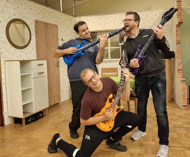 Vier Aufführungstermine stehen für das humorvolle Stück "Leberkäs und rote Strapse" der Theatergruppe Raab fest. Die Premiere findet am 23. Oktober um 20 Uhr statt.  | Foto: Theatergruppe Raab