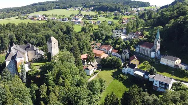 Die Gemeinde Vichtenstein ruft am 19. Oktober 2025 zur Herbstwanderung. Altbürgermeister Martin Friedl übernimmt die Wanderführung.  | Foto: Gemeinde Vichtenstein