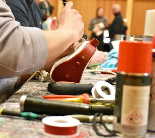 Reparieren ist besser als wegwerfen. | Foto: Land Tirol, Feuersinger