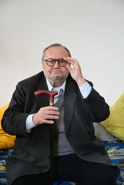 Franz Schuhs neues Buch ist da: Liebe, Hass und Tod, Plato und Aristoteles finden sich darin wieder Seite an Seite mit populäriwssenschaftlichen Überlegungen. Titel: Steck den Sand nicht in den Kopf. | Foto: Zsolnay Verlag