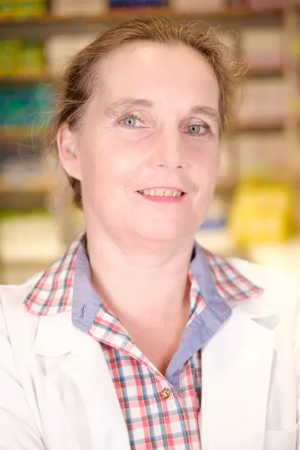Isabel Lombardini berichtet am 8. November 2025 im Pfarrsaal Eggerding, wie homöopathische Arzneimittel und ätherische Öle Wechseljahr-Beschwerden lindern können | Foto: Lombardini