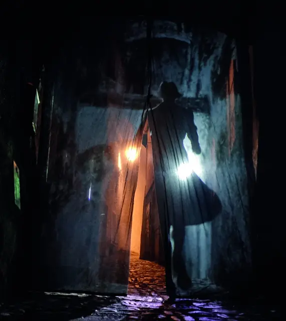 Die mystische Installation ZWISCHENWESEN beim LICHTFEST Krems 2024 | Foto: Michael Mrkvicka-Showreal