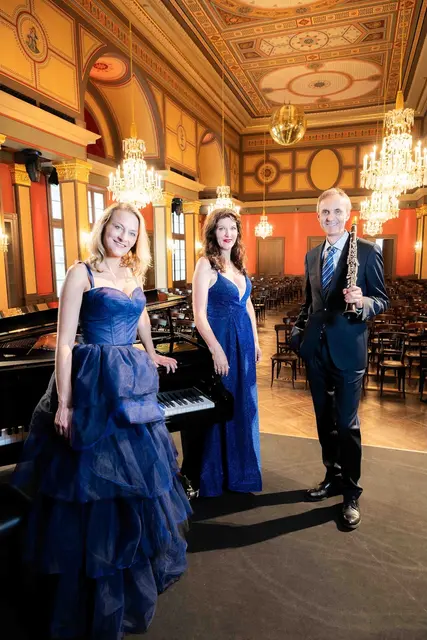 CLARIVOCE - Das klangstarke Trio musiziert neben Weltberühmtem auch Neues aus der Welt der Klassik | Foto: Dominik Frühauf/House of Strauss