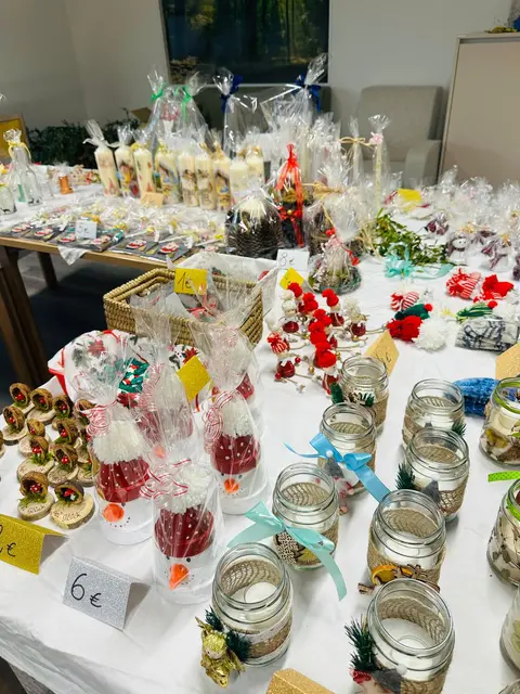 Es können viele handgefertige Werkstücke erworben werden.  | Foto: Hilfswerk Kärnten